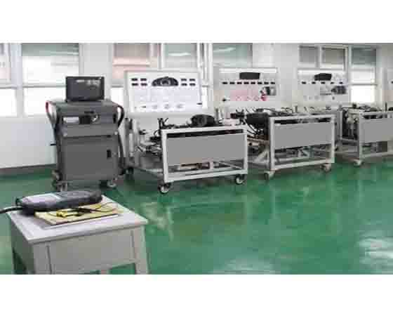 汽修VR實(shí)訓(xùn)室：未來汽車維修培訓(xùn)的新模式與高效教育平臺